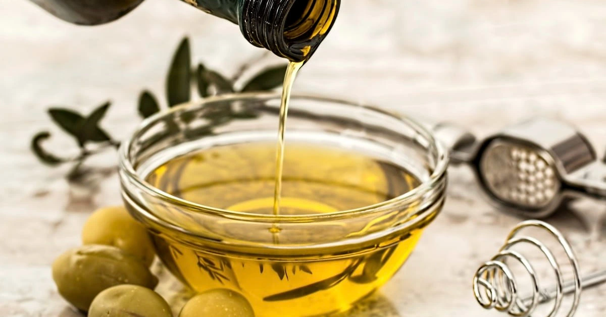 Natural Oils for Your Hair The Ultimate Guide to Stronger Hair